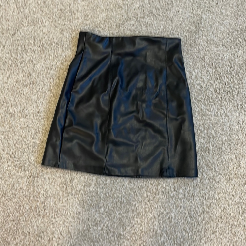 BB Dakota black leather mini skirt size 8